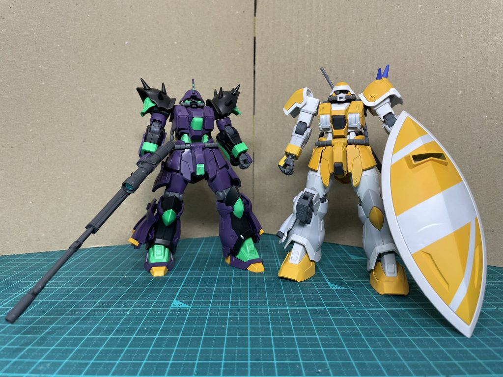 ナハトのトゲトゲしてる感じが初号機、イェーガーのシンプルな感じが零号機に似てると思ったので、それぞれ塗装しました。