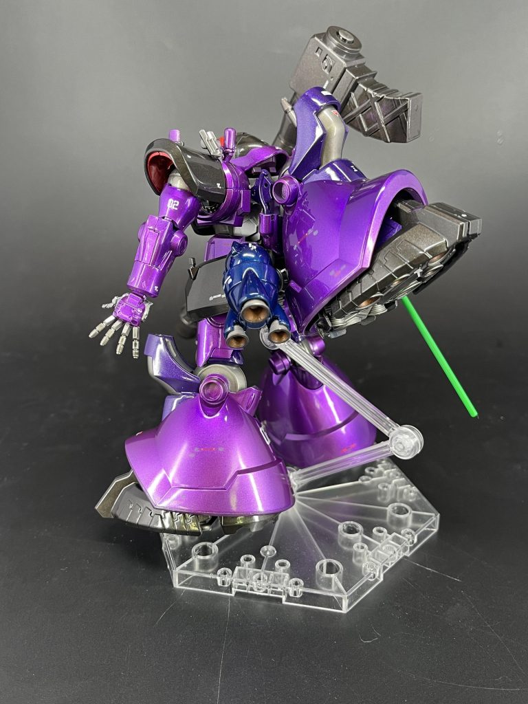 カラーリングはドムの風合いは残しつつ、ヤンチャな雰囲気になるようにしてます。