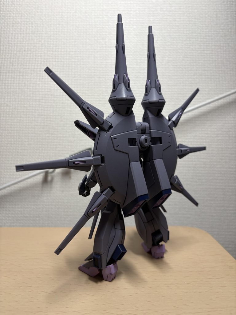 そしたら、もうSPEC2だとパイロットが居ねえし、ファウンデーション機にすれば、もう1人ぐらいクルーゼが居て、ファウンデーションに所属しててもおかしくないだろってw