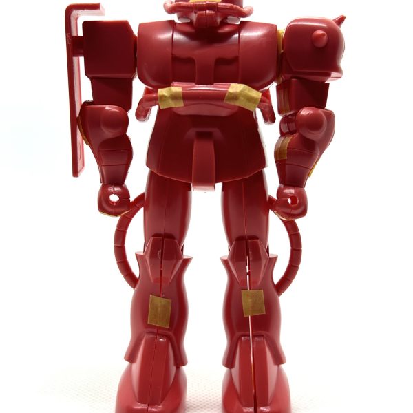 皆様日々の模活、お疲れ様です。三連休は如何お過ごしでしょうか😌私は40年以上ぶりに1/44の旧キットのザクを作り始めました、が、さすが旧キット、手応え抜群なのですが、シンプルなモナカ構造なので、以外と肉厚部と干渉せず、作り易い部分もあります。先日投稿したグフの随伴機という位置付けで作ってみたいと考えてます。（2枚目）