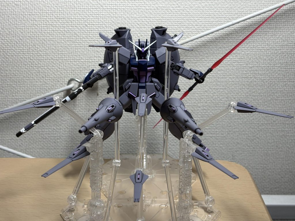 水星の魔女のビット展示スタンドを使って。工夫すれば射出する瞬間にも応用出来ます。しかし、考えてみればレジェンドは旧HGも射出パーツ付属してたんよな。そう思うと、種死はプラモのプレイバリューを広げてた時期でもありましたねー