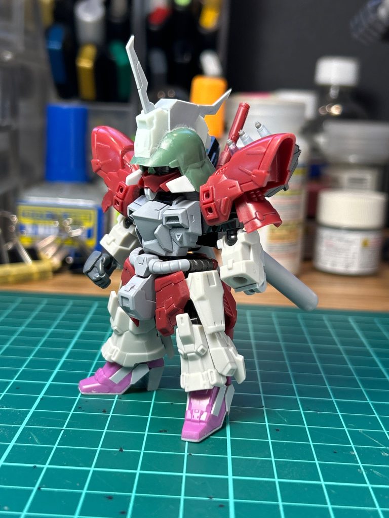 塗装前です。使ったのは、サザビー、ギラズール、ガンダム、イモータルジャスティス、リゼル、ローゼンズールです。