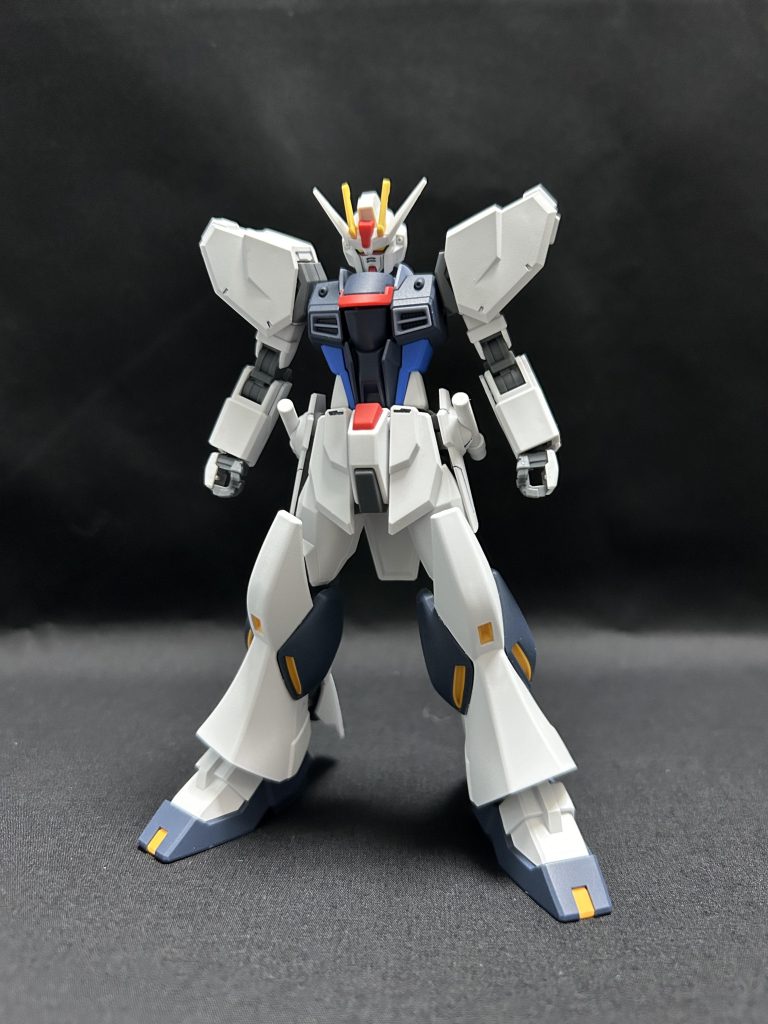 装備無しの状態ボディがフリーダム腰パーツがビルドストライクそれ以外の内部フレームは全てストライクになっています外装はEGνガンダムを使用