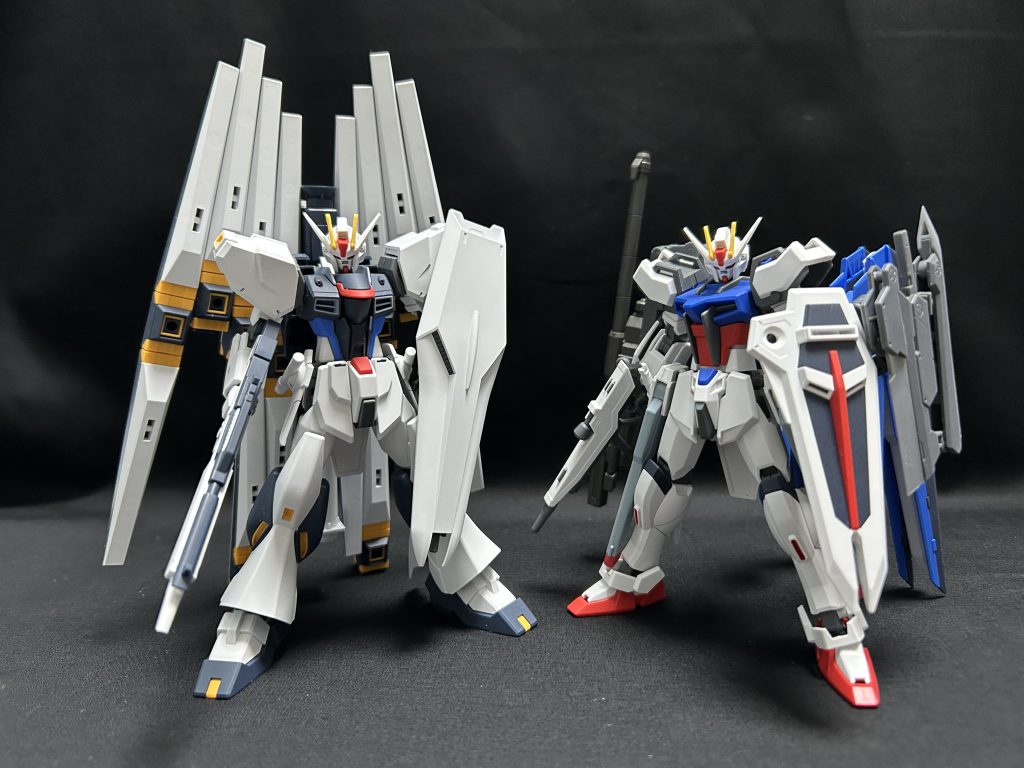 まとめフィンファンネルのセットが発売してシンプルにストライクに装備させたところコレジャナイ感が凄かったので思い切ってνガンダムの外装を移植したストライクを作って見ました&nbsp;内部フレームが全てストライクの物を使っているので可動域も十分νガンダムのパーツはEGを使うことで全体的に軽く仕上がりました&nbsp;撮影環境を更新したためより広く武装を展開できるようになってフィンファンネル稼働状態を撮影しやすくなったので今後もこれで行こうかと思います&nbsp;まさかこれが完成してからアリュゼウスが出てくるとは思いませんでしたが･･･ちょっと逆シャア関係が熱いので次の16番目も逆シャア関連で制作します&nbsp;