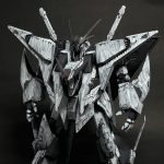 クスィーガンダム作ってまして、サフ塗り終わってメインの色入れ始めたとこです。雰囲[…]