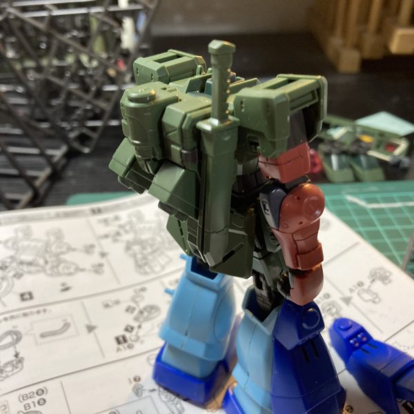 腕とバックパックがほぼ完成｡肩にはよくわからないビラビラしたような小さい板が付いてたけどない方がええやろ。（2枚目）