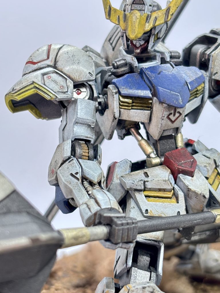 鉄血系はウェザリングが似合い過ぎてどうしても汚したくなります。笑