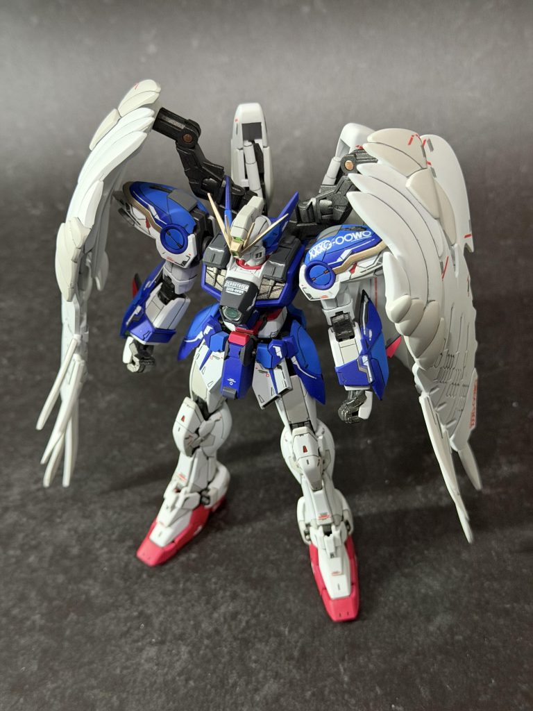 所々スジボリ追加と腰延長しております。一回右腕のアドヴァンスMSジョイントがボッキリ折れてしまって心が折れました…折れても「ゼロは俺に何も言ってはくれない…」