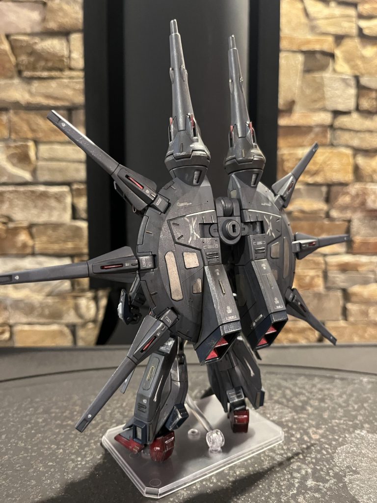 お次はバックショットです✨️ レジェンドガンダムはこの特徴的なバックパックがかっこいいですね!!