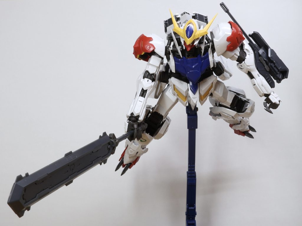 武器も多くて格好いい！量が多くて大変そうですがいつかはMGの塗装もしてみたいです