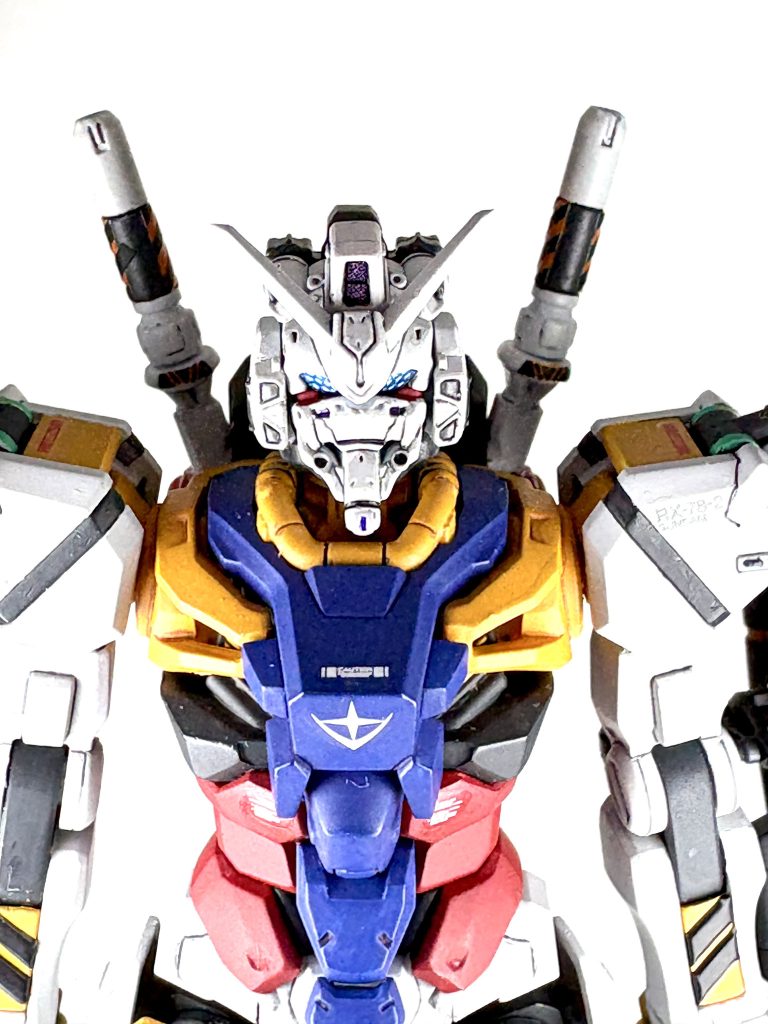 赤いガンダムの際は、塗り分けの多さに力尽きてしまい、細部を端折ってしまったので今回は無理のない範囲で、でも細部まで向き合うを目標に制作。