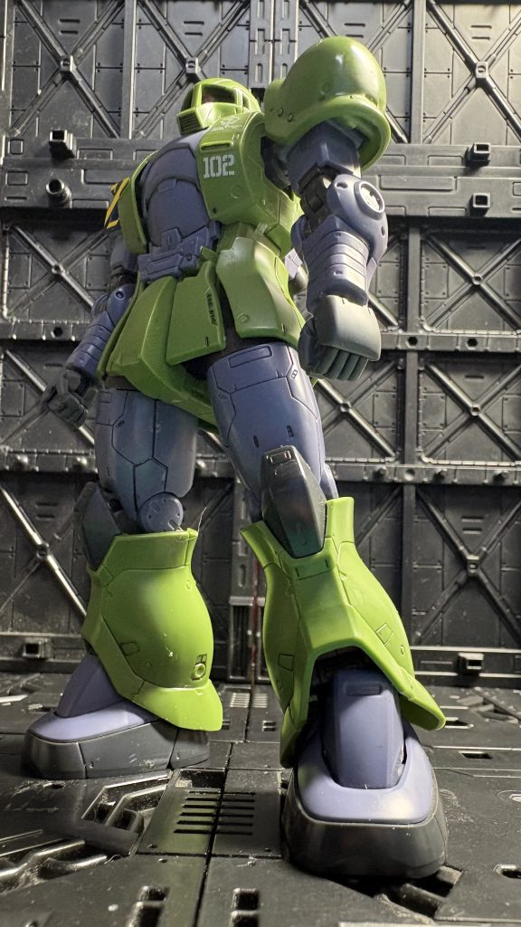 付属のデカール貼って…