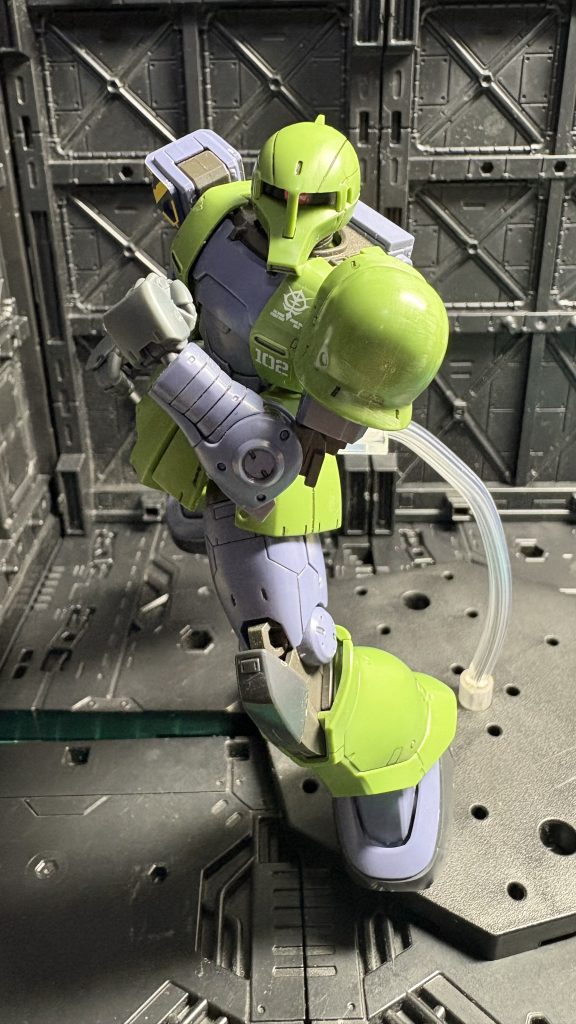 お決まりのポーズです。薄っぺらいですが😅