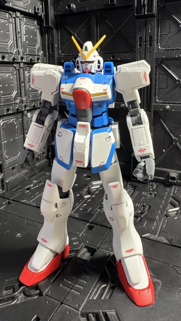 リガミリティア系のデカールなど持ち合わせていないので、雰囲気だけ感じられるようデコってみました。