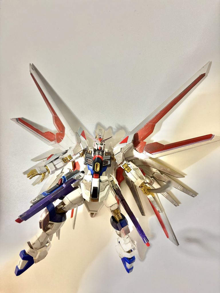 マイティーストライクフリーダムは、積み重ねられた技術と、劇中の感動を形にする情熱の結晶です。この作品を通じて、あの劇場の興奮を、そして「想いの強さが力になる」というメッセージを再び感じていただければ幸いです。