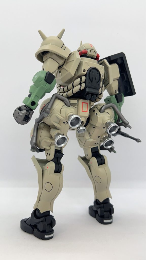 後ろ姿は宇宙専用の感じがありますね。