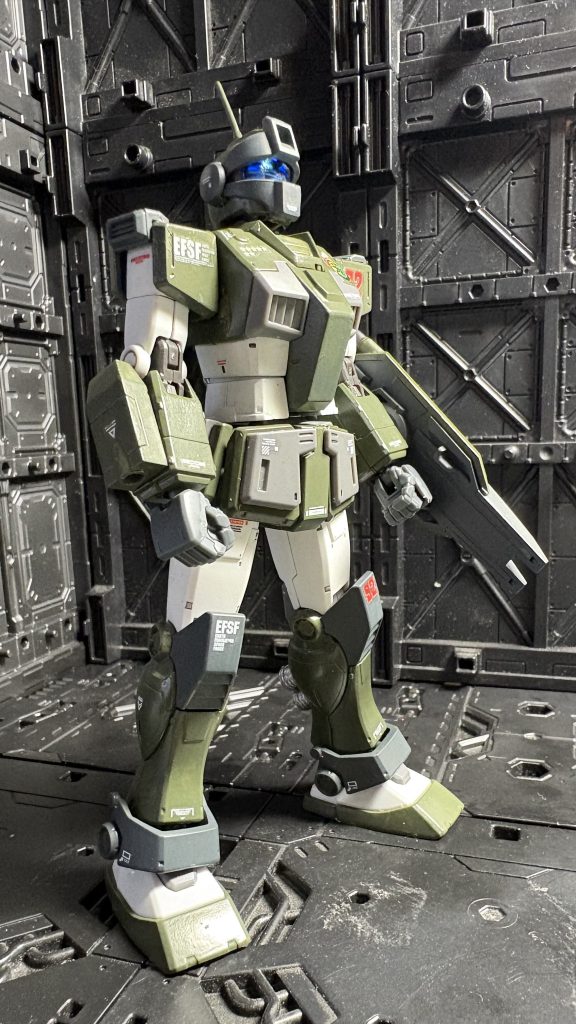 メインカメラカバーはオレンジ色が嫌だったのでブルーに変更。案外気に入っています。ボックスタイプビームサーベルユニットは旧キットから。