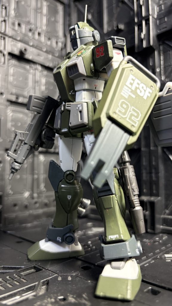 この陸戦用シールドってかっこいいですよね。お気に入りなので装備させてみました。