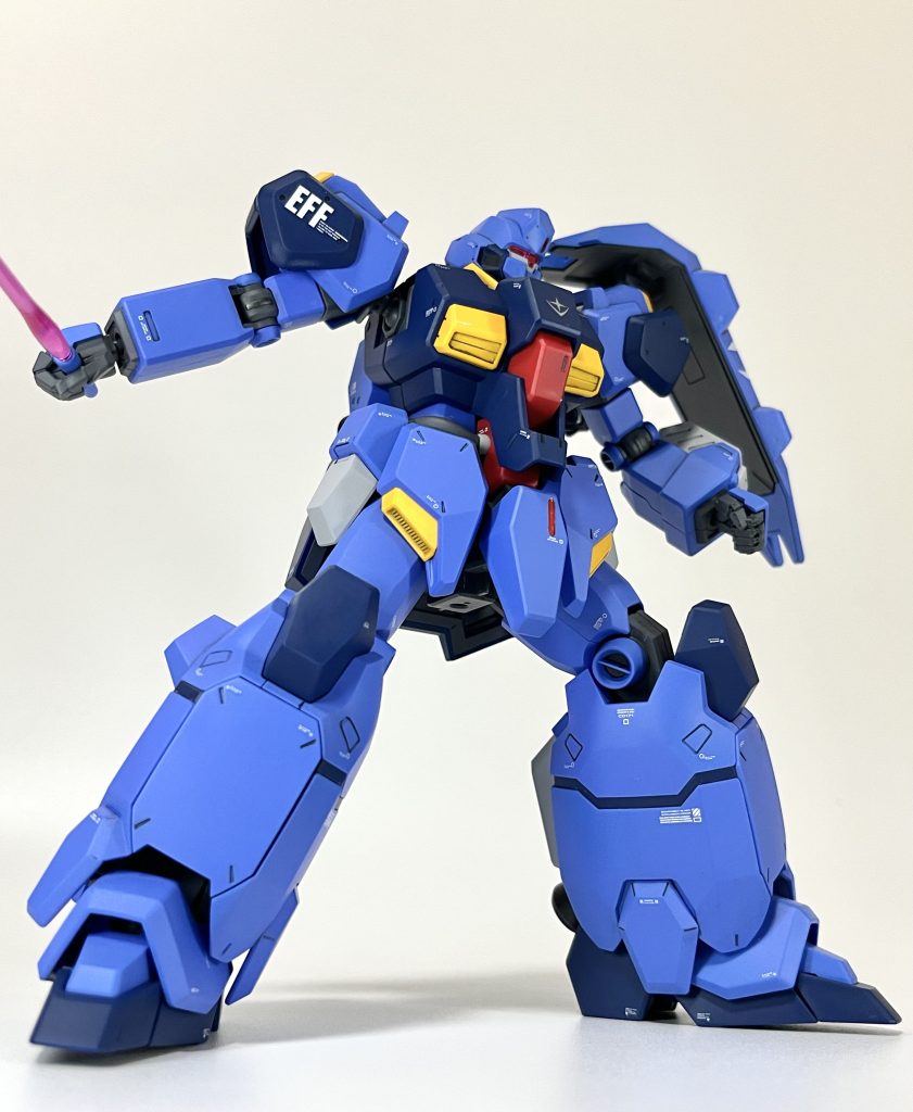 下から見上げる構図が印象的だったので実践。