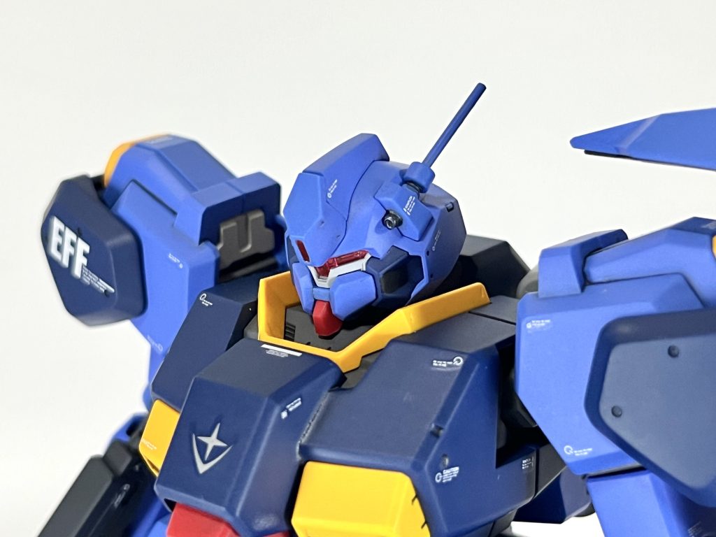 頭部ロッドアンテナは1.0mm真鍮線に置き換えています。