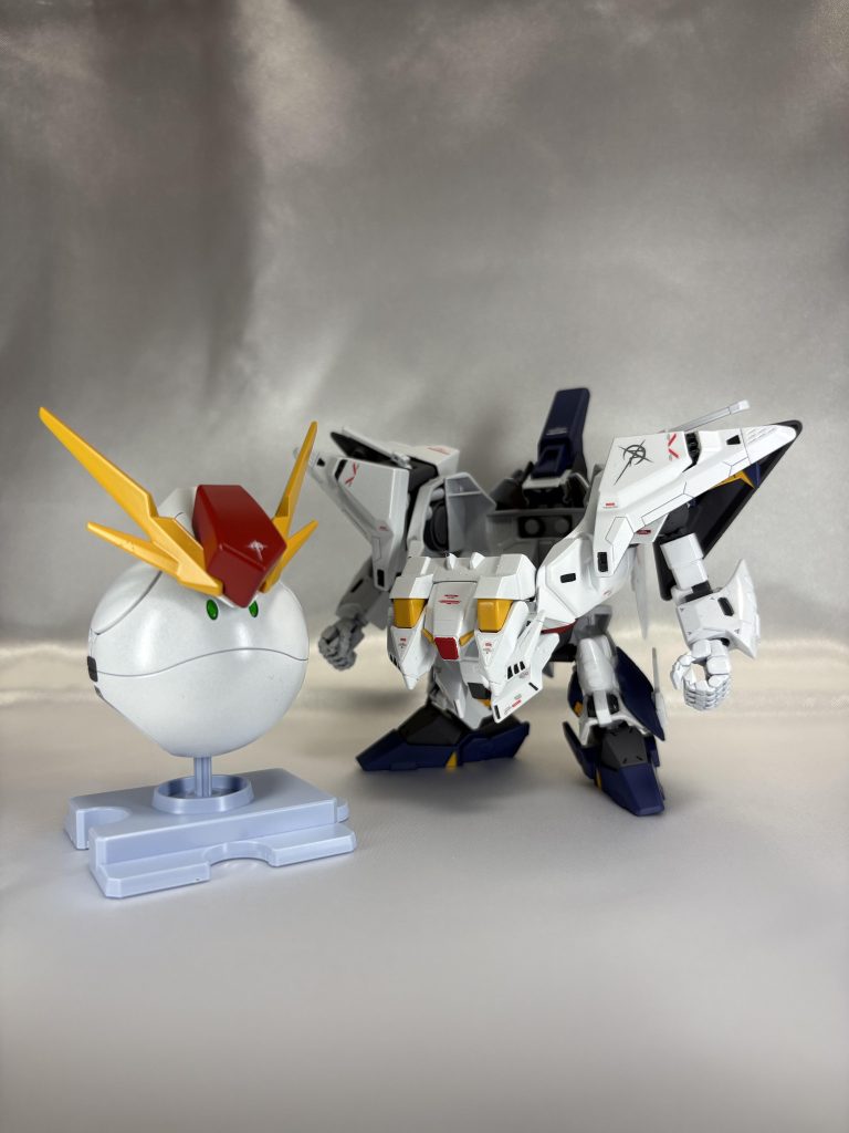 ハロ、Ξボディアーマーに乗り込む前。