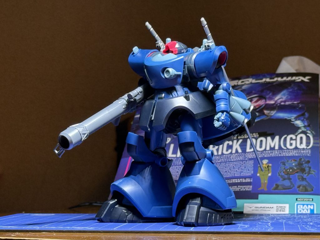 作品名：シャリア・ブル GQドム！<p>かっこよ！ ノーマルドムと一緒に塗装して並べたい！ 表面だけヤスリかけておわってる！</p>
