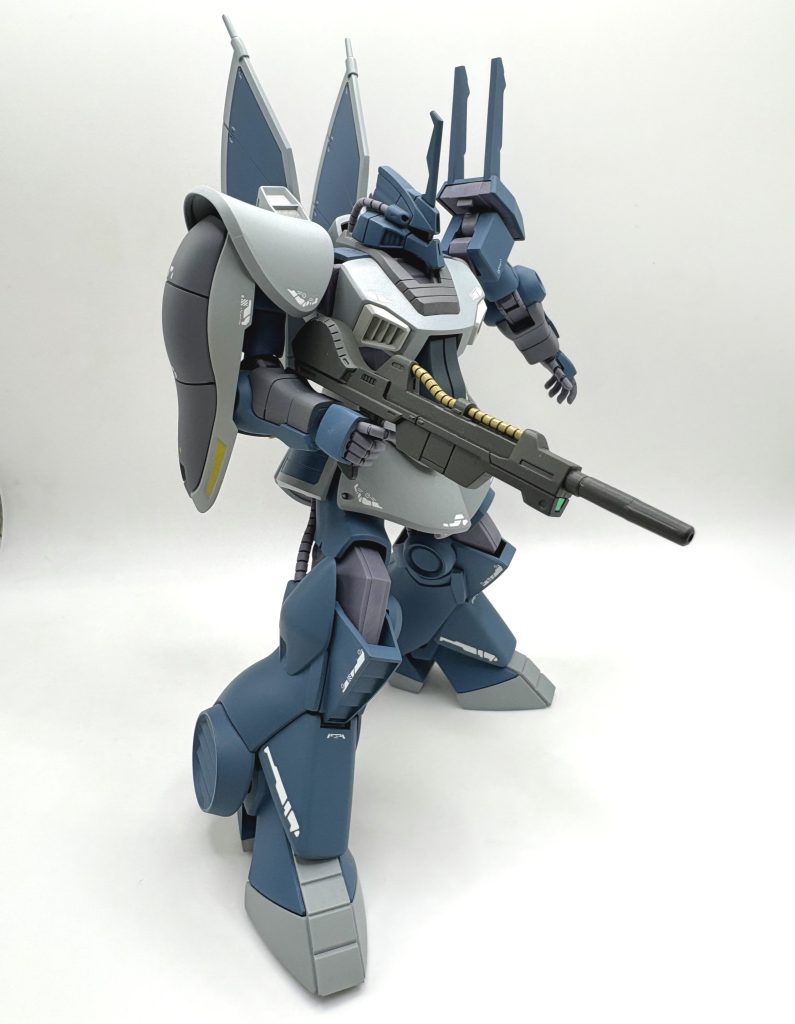 左右非対称なデザインが気に入っています。