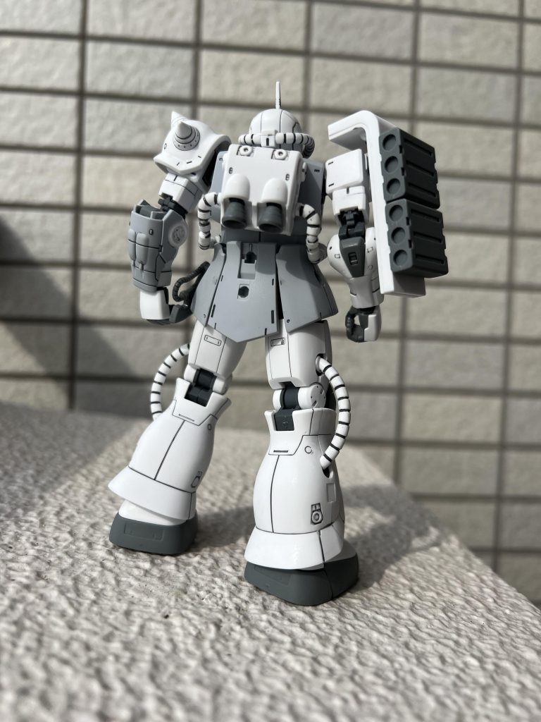 パーツ小さい、多いとまたもや老眼泣かせのキットです。