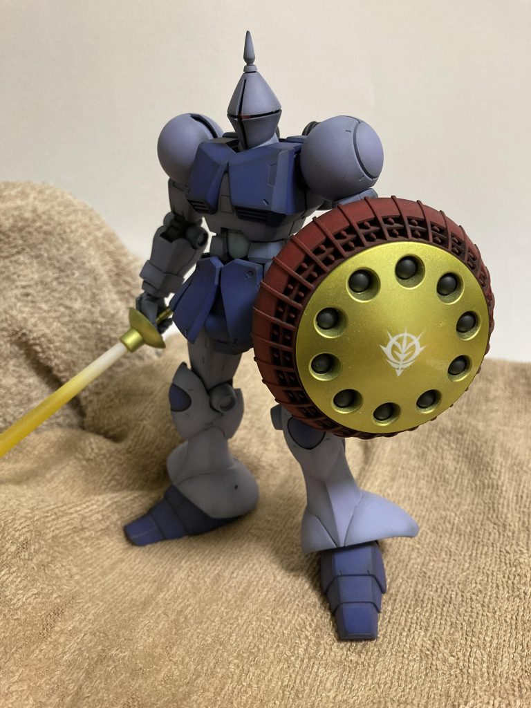 天パ「知ってるんですよ。大佐が軍の経費使って高価な壺を買っていることw」マ(ギクっ！)天パ「キシリアさんでしたっけ？あの姐さん怒ると怖そうですよね」マ「てててっ...撤退！撤退だぁぁぁああ！」