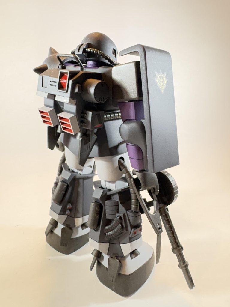 可動範囲が厳しく、上手いポージングを取らせることが出来ないのでただ素直に立たせてます。