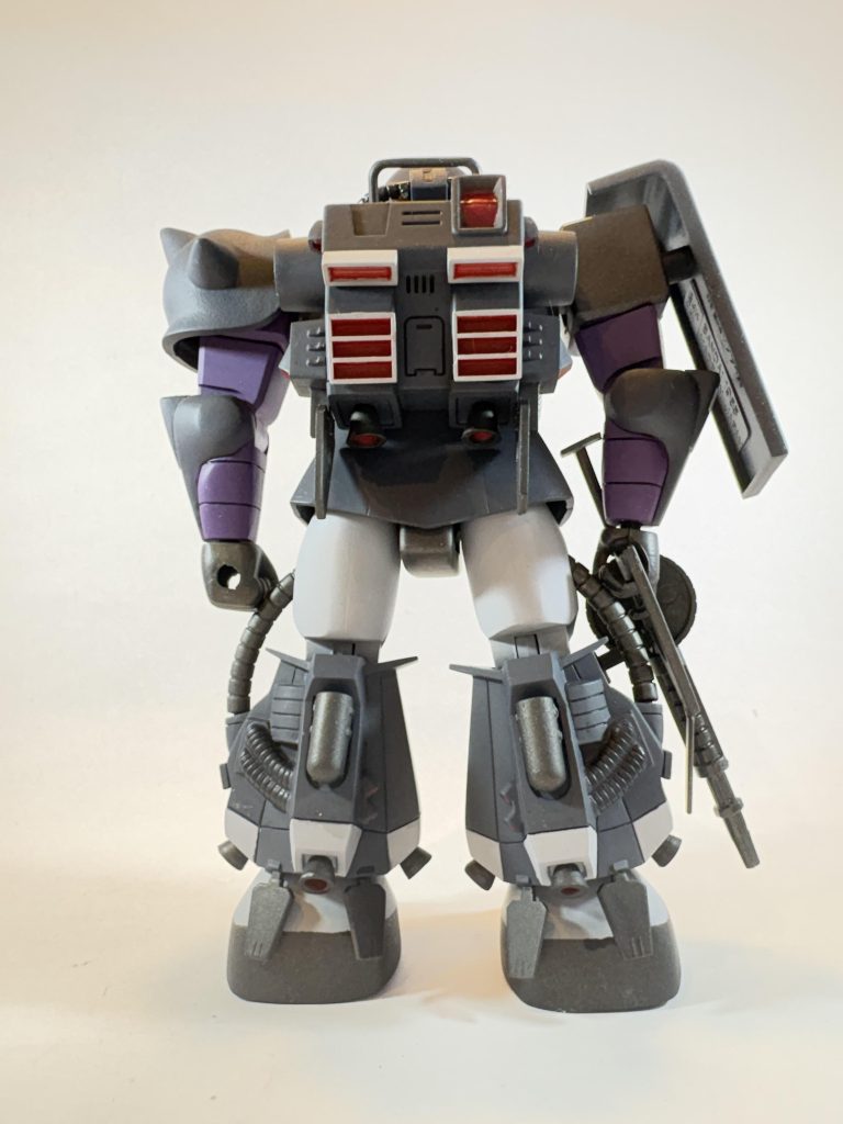 付属のデカール、状態が良かったので使う気満々でしたが、台紙から剥がすことが出来ない。諦めてガンダムデカールを使いました。