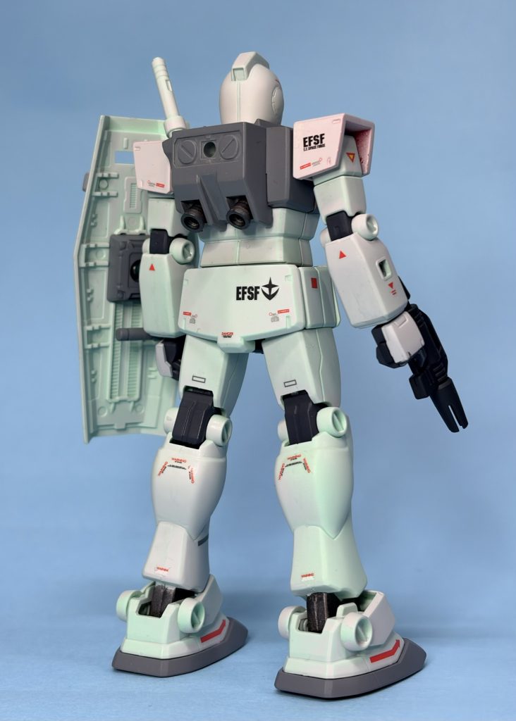 白の部分は灰色9号とライトブルーで調色してリアルカラーっぽくしてみました。