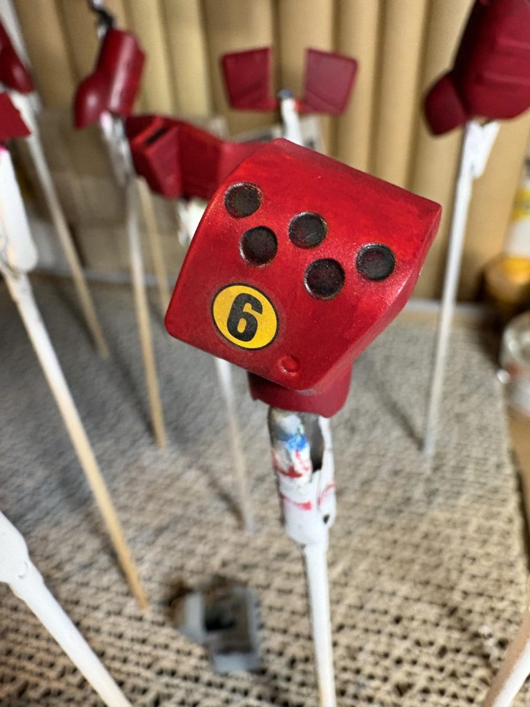 特徴的なマークは公式デカール