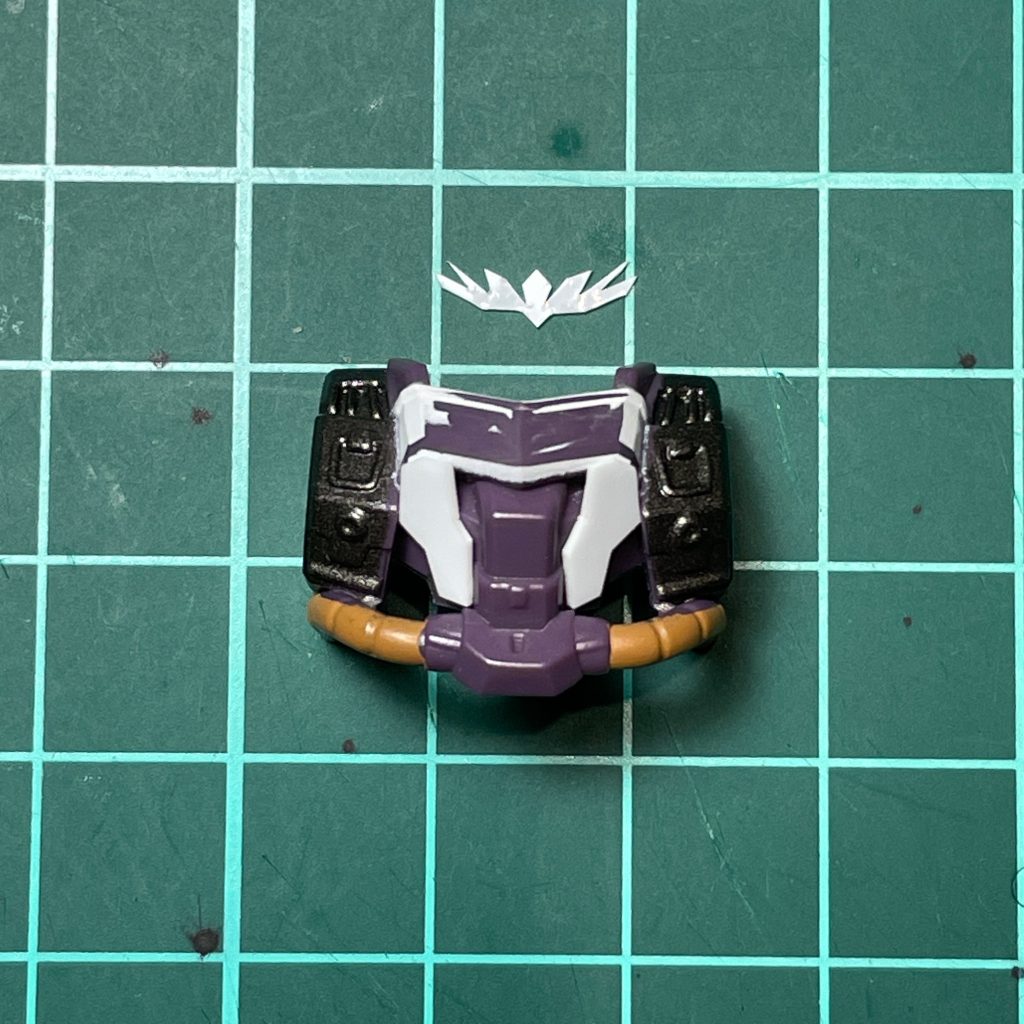 色変えだけのつもりでしたが、気になったのでプラ板で作りました。