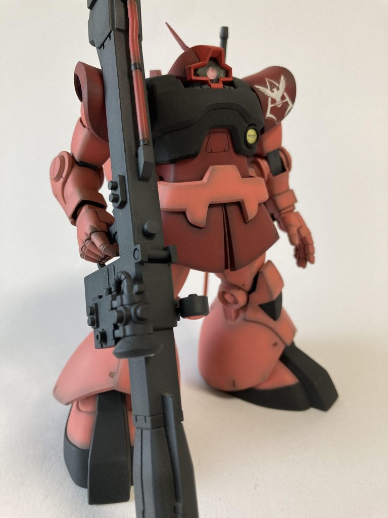 カラーリングも通常よりクドくシャア専用機を意識しました