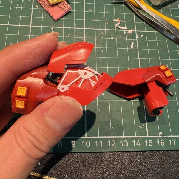 HGUCサザビーver.ka風味製作中、、、