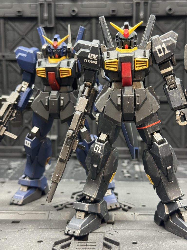 以前全塗装したものと並べて。こう見ると色味が全く別物です。どちらも好き。