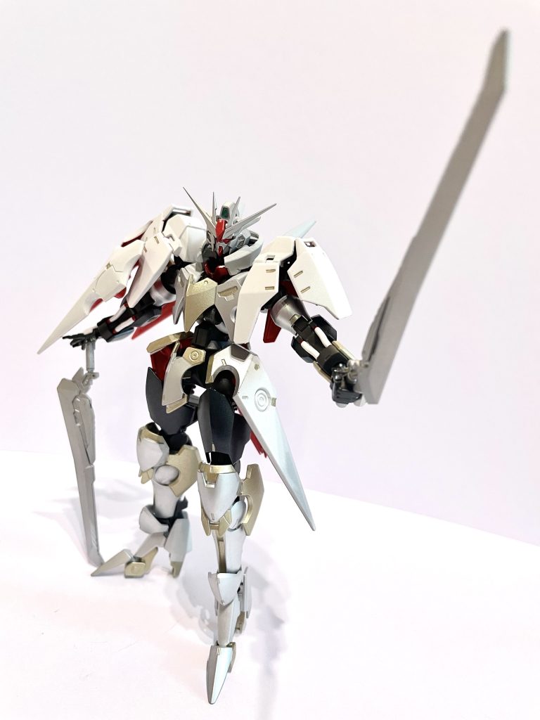 振型粒子弓砲《フェイルノート》双剣モード通常時：高硬度実体剣共振接続時：振動粒子ブレード化