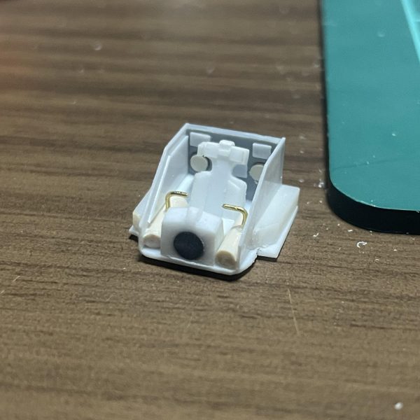 MG陸戦型ジム、コックピットと連邦シールドのストックを作成しました。とりあえずこんなもんかな、、、やっと塗装に入れそうです。&nbsp;（2枚目）