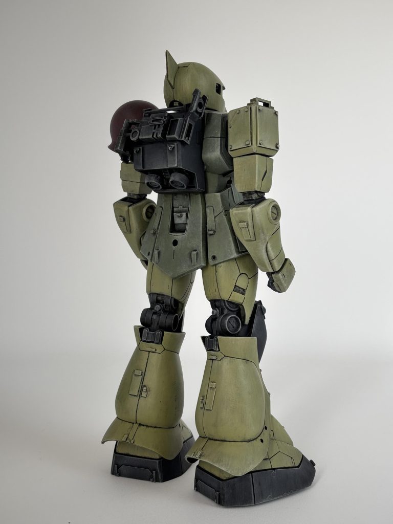 ごちゃついてるバックパックが意外といい雰囲気を醸し出してる、かな？