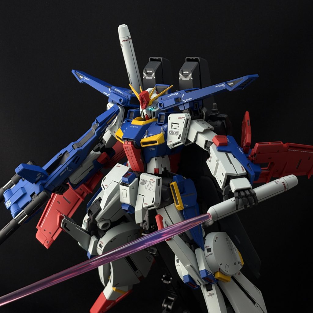 それが、ダグラムカラーの『ブルーホワイト』です。