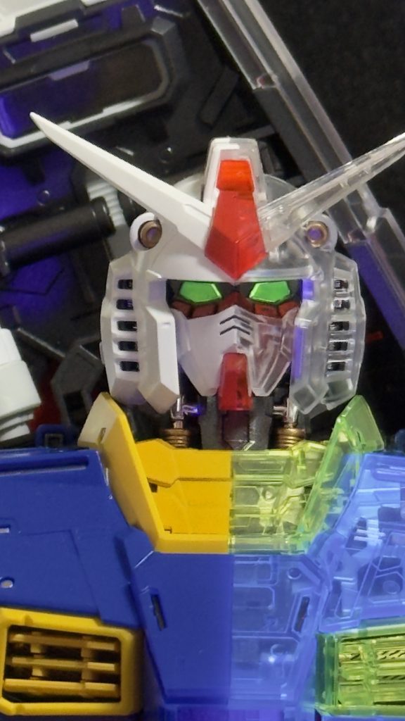 ツインアイ　を蛍光塗料にて