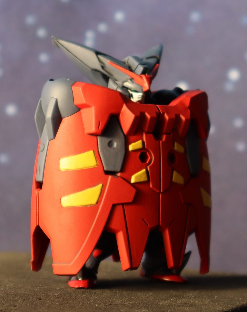 こちらは、コンバージのマスターガンダムにMSアンサンブルの翼を展開したパーツを取り付けました。