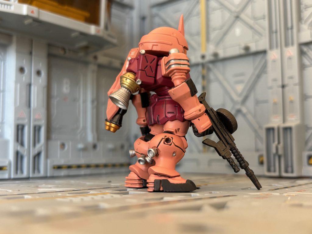 肩の溝にある合わせ目。ちゃんとヤスったつもりやったんやけど、キレイに消し切らんかったですね。まだまだです。