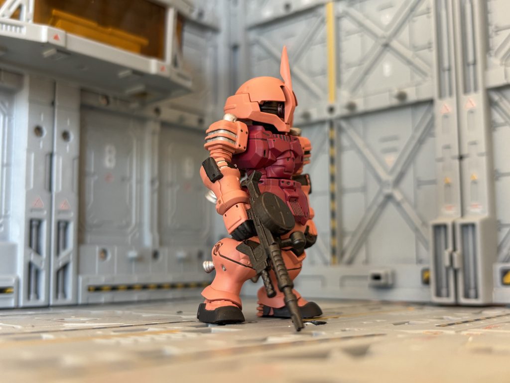 珍しく、デカールも貼って、スミ入れもして、艶消しも吹いてと、今回は一通り全部やりました。クオリティはまだアレやけど、個人的にはかなり満足な完成度です。シャア専用ヅダの次はもう一つしかないかなと…「シャア専用グフ」でしょー！？ってわけで、準備中です。&nbsp;