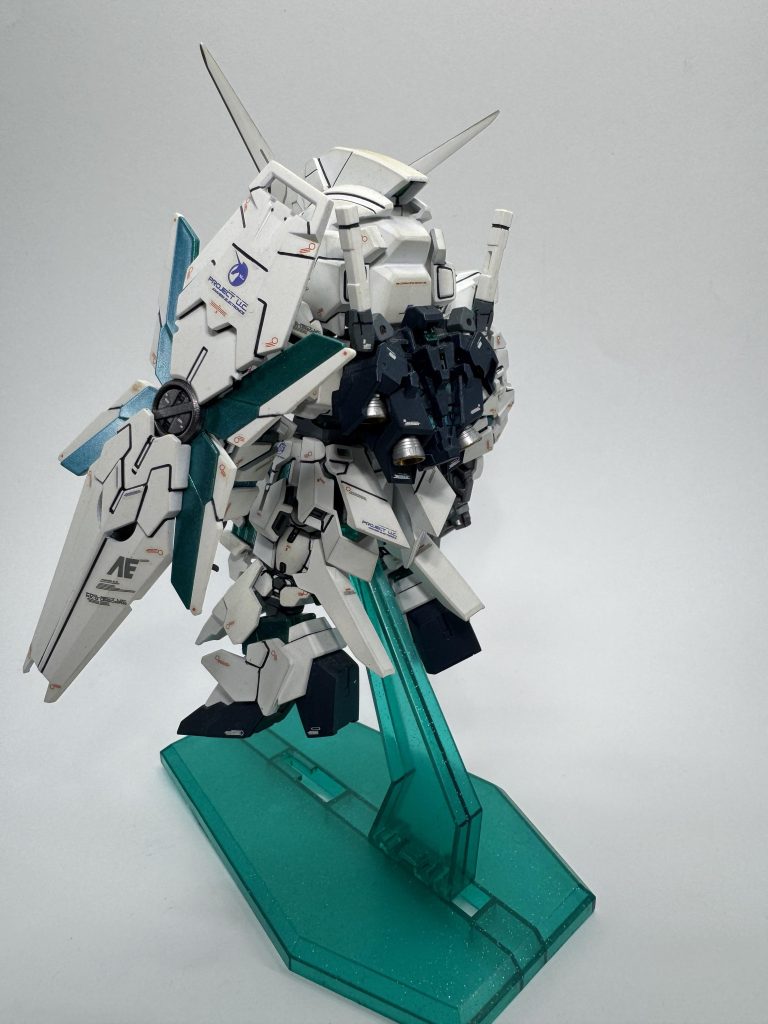 製作から早14年、ショーケースにずっと飾られているのでホワイトは黄ばみ、ホコリもこびりついてしまっております…撮影にあたり掃除してみましたが取れませんでした…お見苦しい点もあるかと思いますが生暖かい目で見て頂けたら幸いでございます