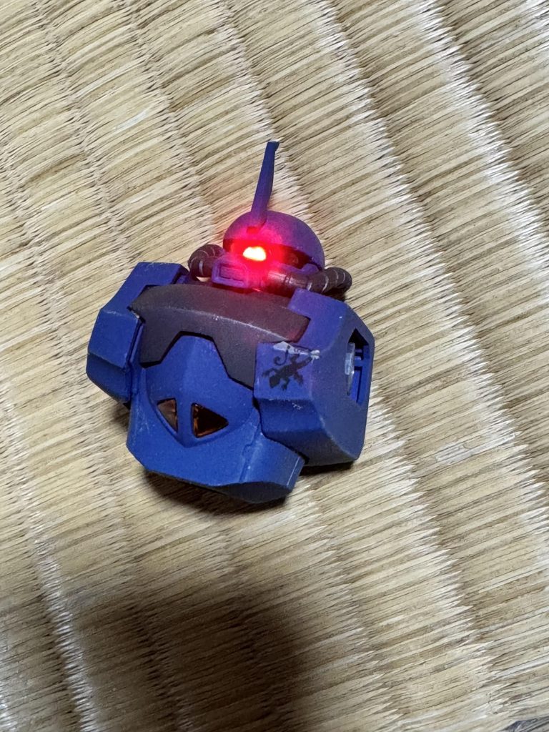 LED仕込み光らせるとカッコいいですね。
