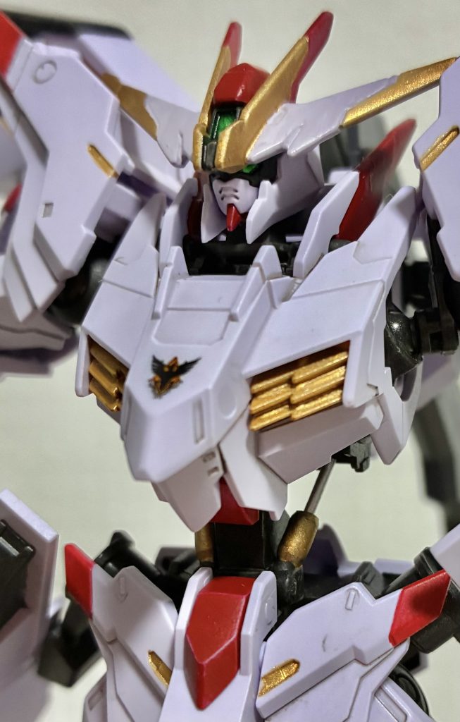 腰は2.5mmぐらい延長、シリンダーのシルバー部分は真鍮線に置き換えてます。