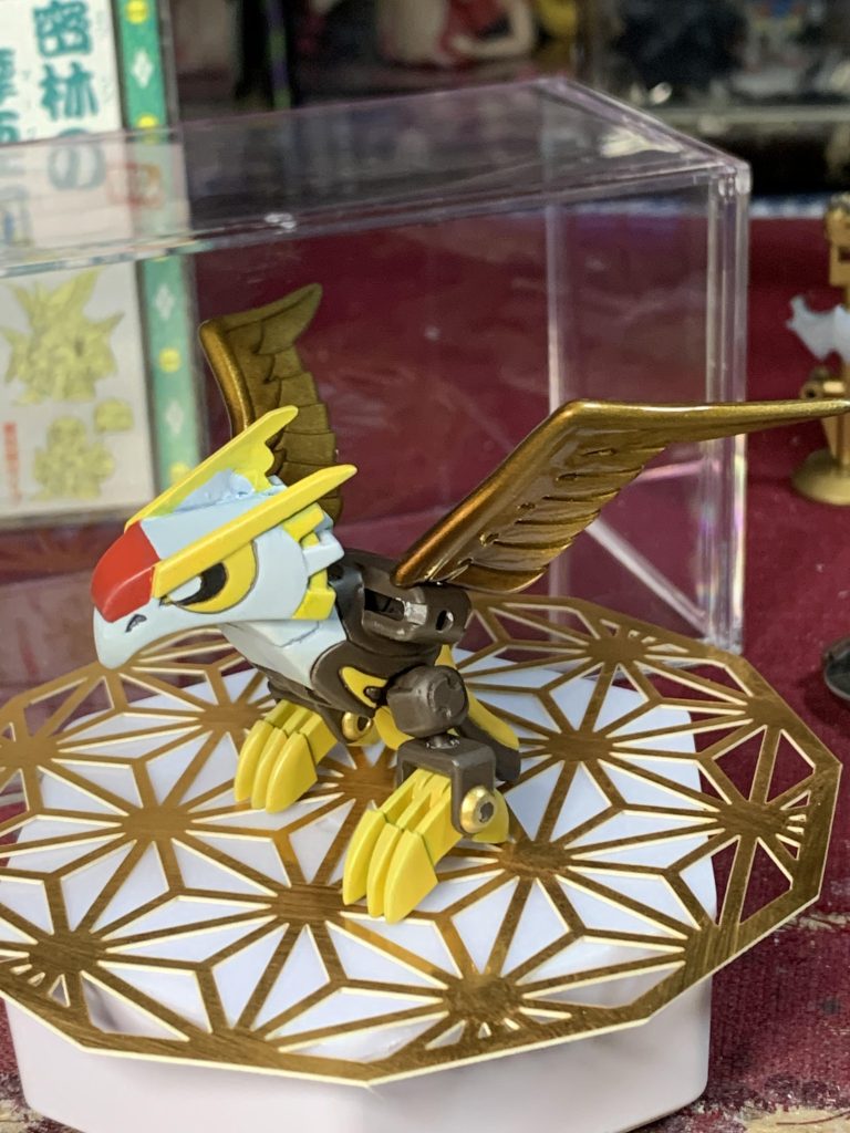 林の鎧の羽根飾りパーツを装着可能