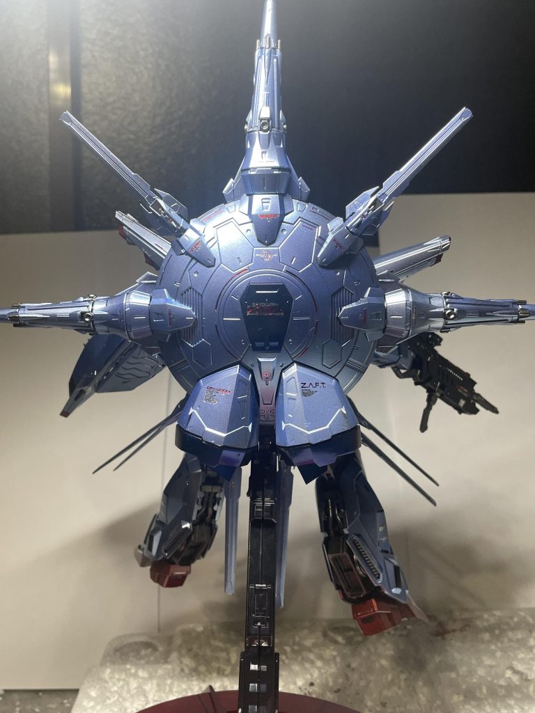 バックパック。スペシャルコーティングはデカールもメタリックなのが良いですね。&nbsp;